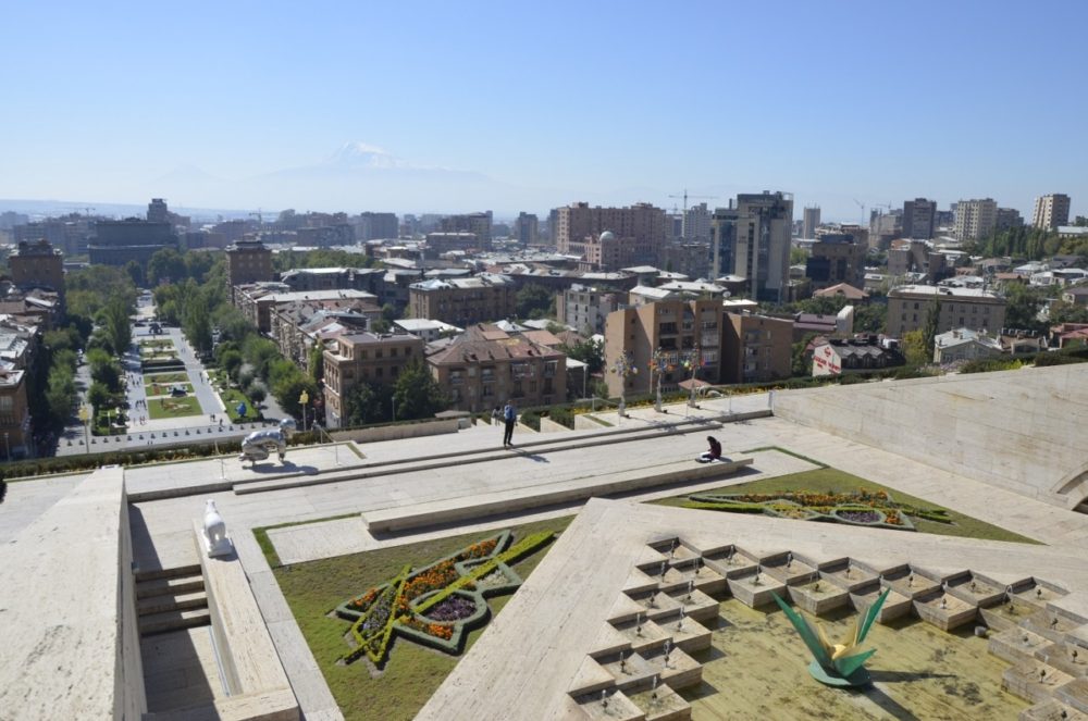 Blick von der Kaskade auf die Stadt Yerewan/ Armenien